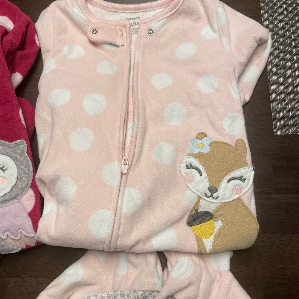 2 pack Carters footie pajamas - Picture 2 of 5